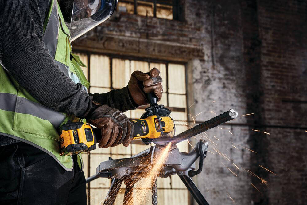 ���������� ������� - �������� �������������� ����������� DeWALT DCG409T1 