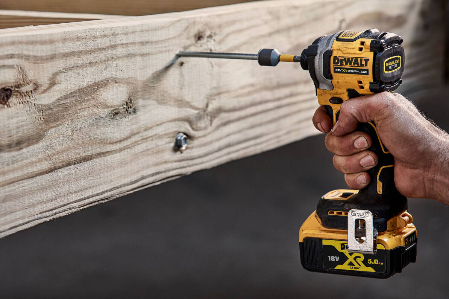 ���������� ������� �������������� ����������� DeWALT DCF850P2T 