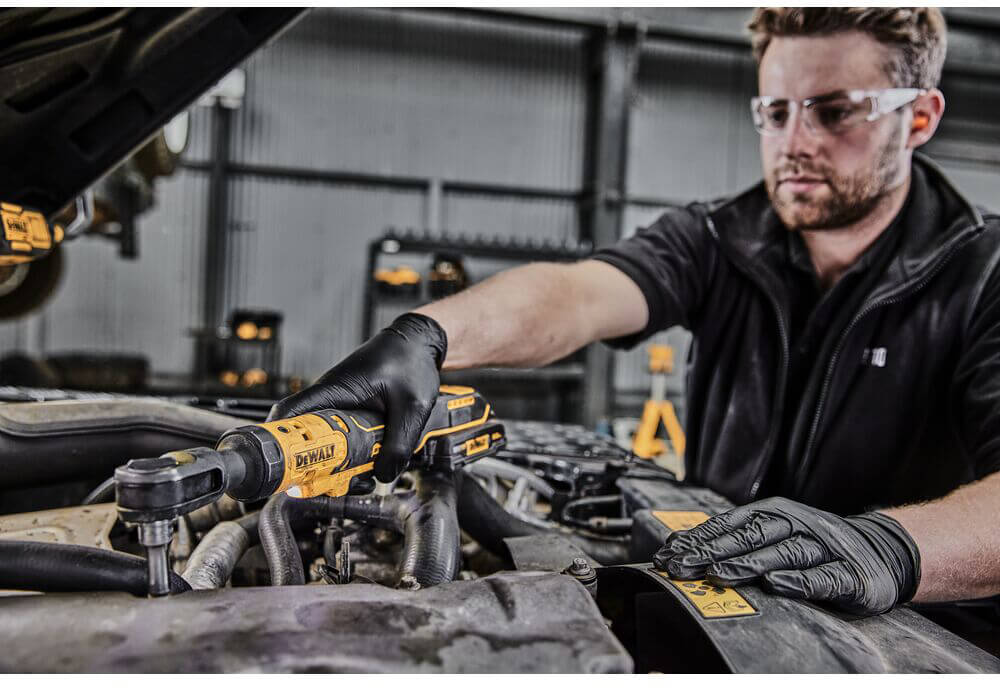 ��������� ������� - �������� �������������� ����������� DeWALT DCF512D1G 