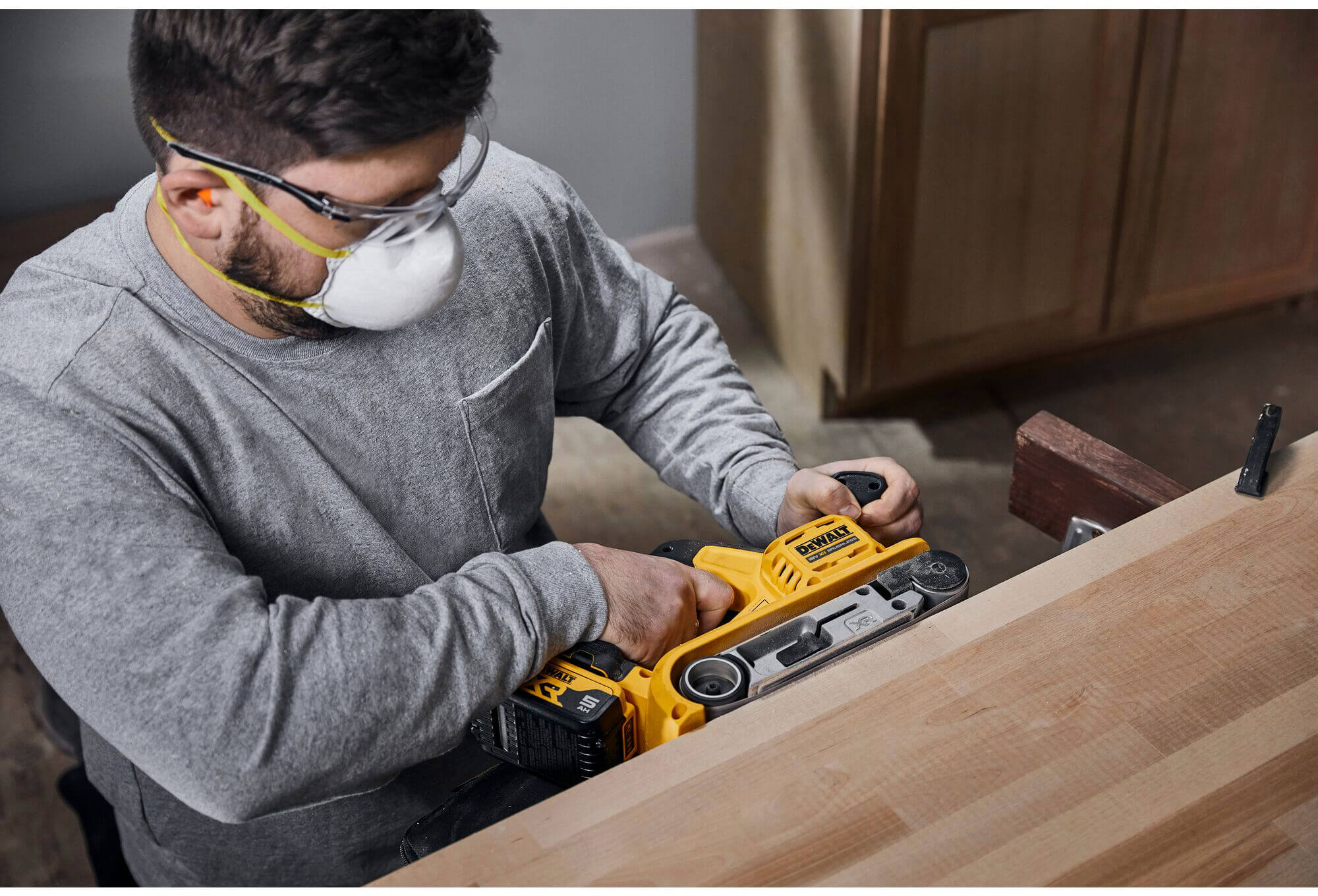 ���������� ��������� �������������� ����������� DeWALT DCW220P2 
