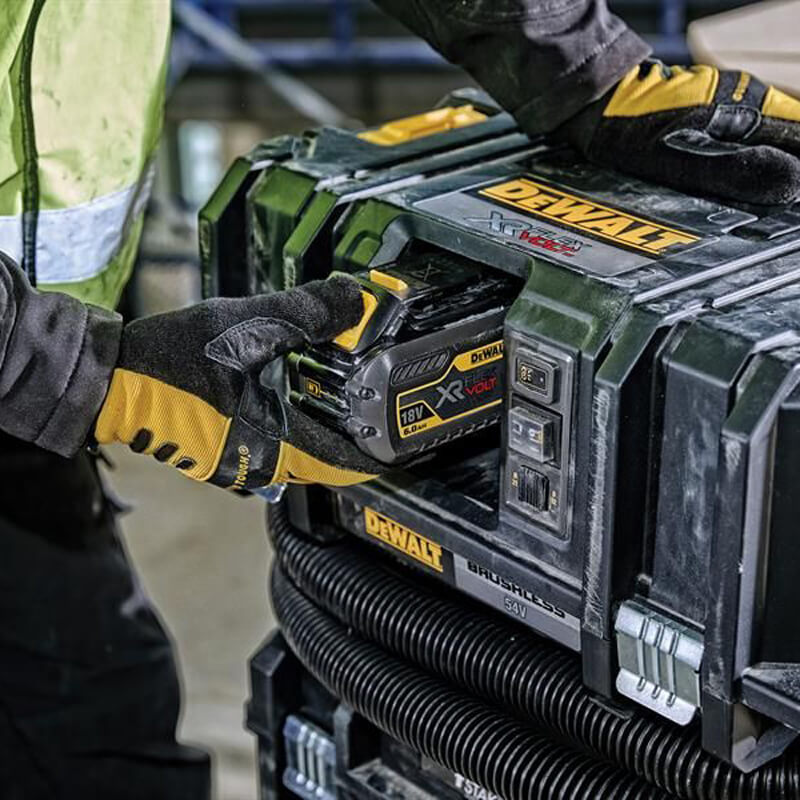 ������� �������������� ����������� DeWALT DCV586MT2 