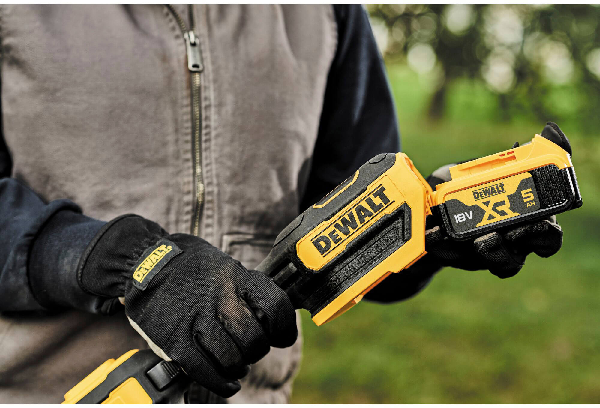 ���� �������������� ����������� DeWALT DCMST561N 