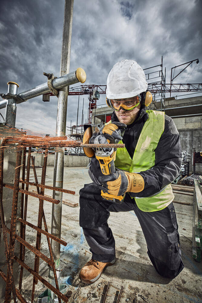 ���������� ������� - �������� �������������� ����������� DeWALT DCG405P3 