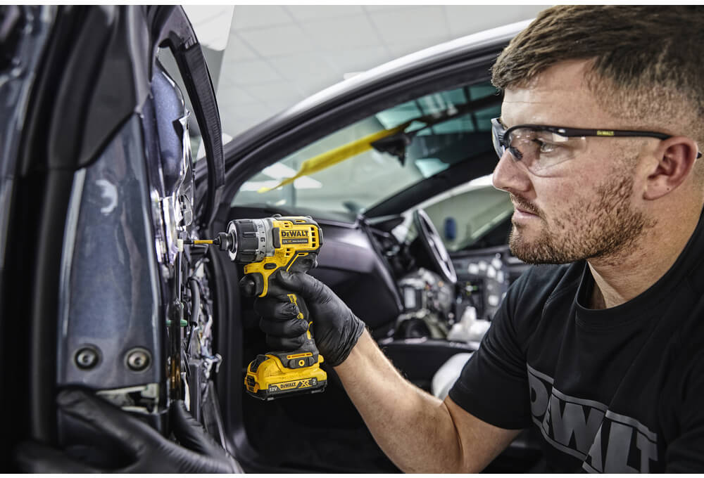���������� �������������� ����������� DeWALT DCF601D2 