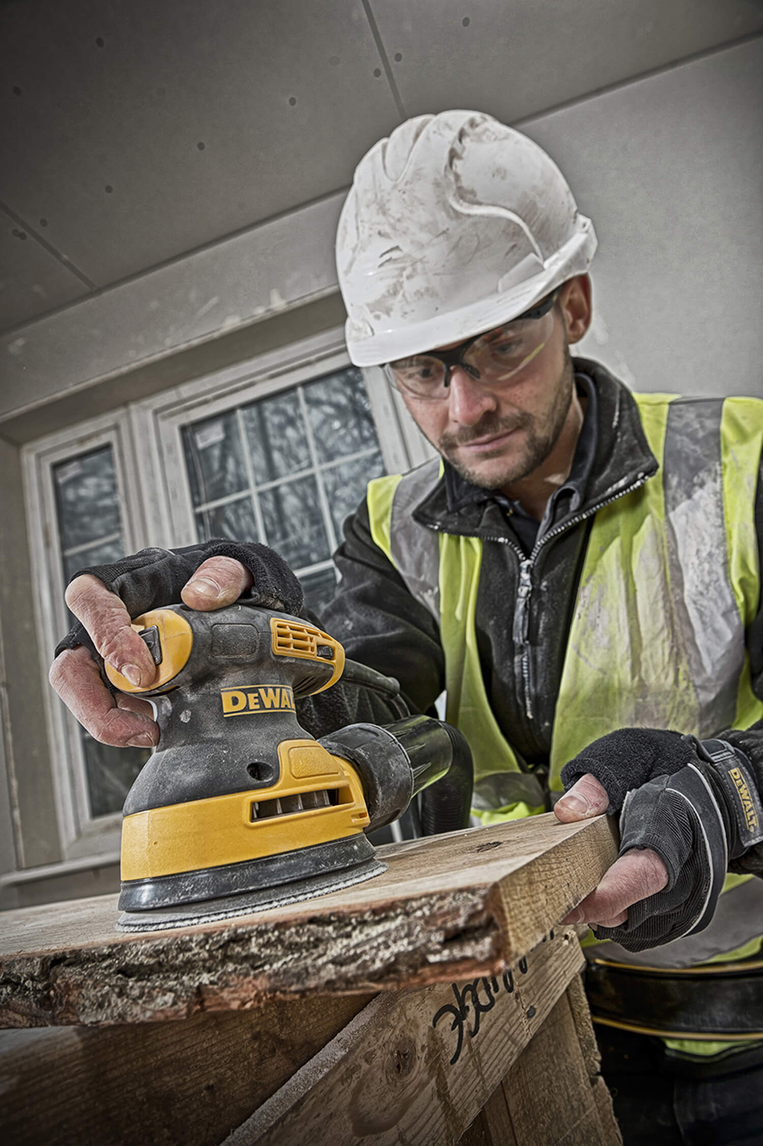 ���������� �������������� ������� DeWALT DWE6423 
