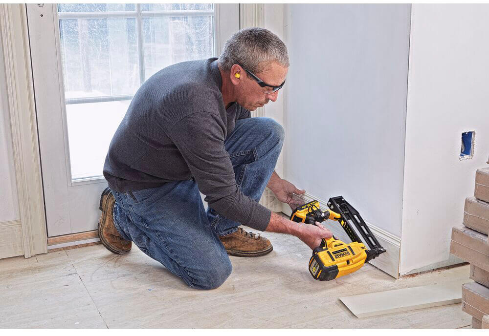 �������� �������������� �������������� ����������� DeWALT DCN662D2 