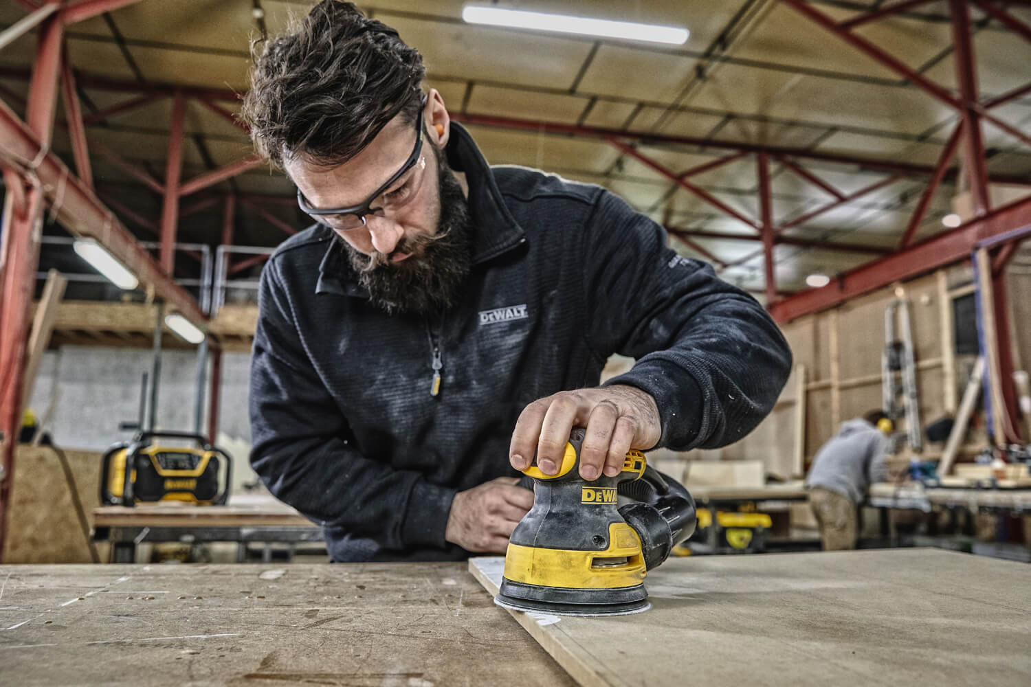 ���������� �������������� ������� DeWALT DWE6423 