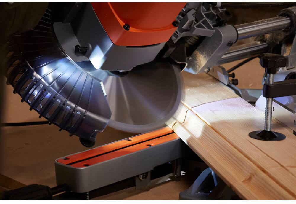 ���� ����������� ������� BLACK+DECKER BES710 