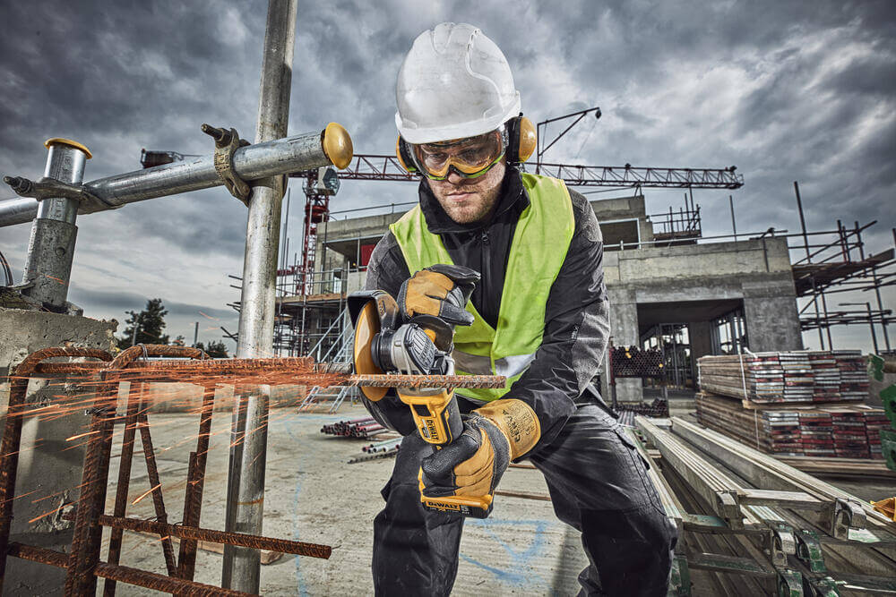 ���������� ������� - �������� �������������� ����������� DeWALT DCG405P3 