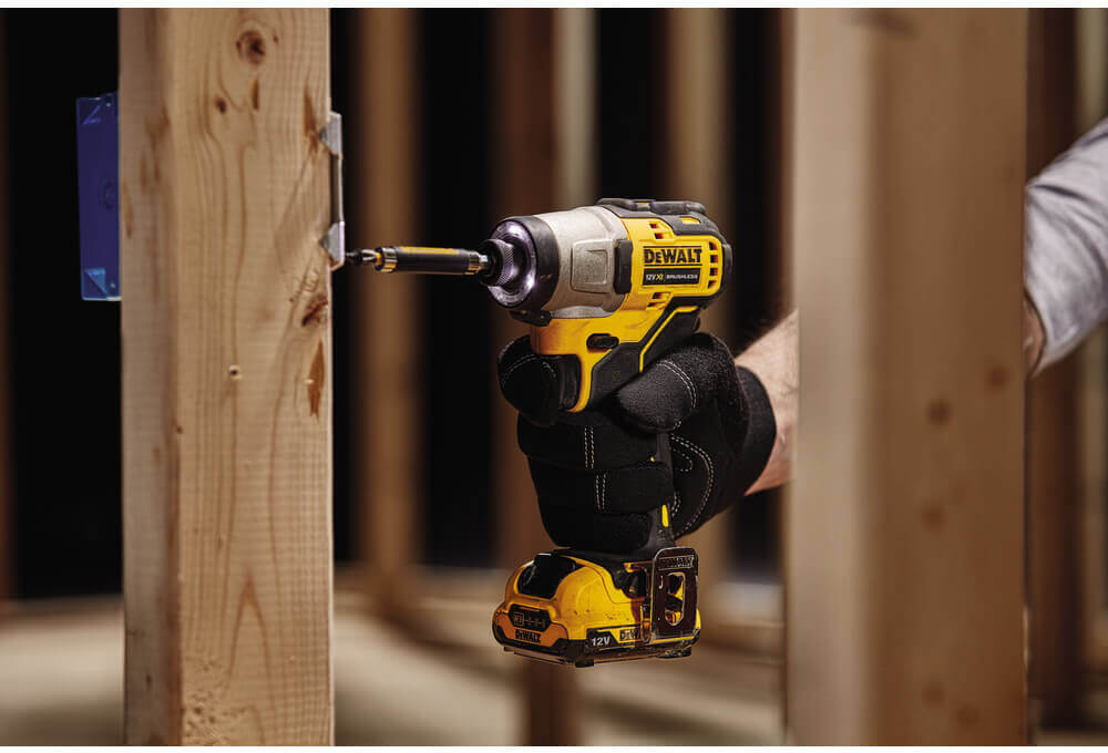 ���������� �������������� ������� ����������� DeWALT DCF801D2 