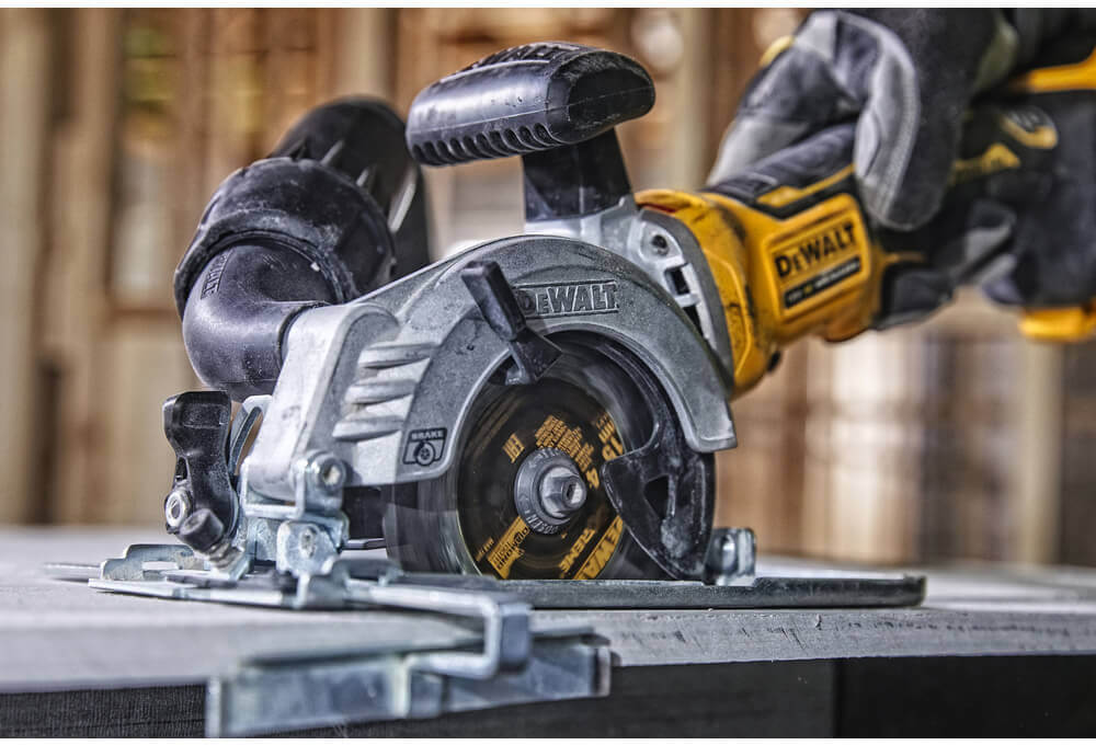 ���� �������� �������������� ����������� DeWALT DCS571P2 