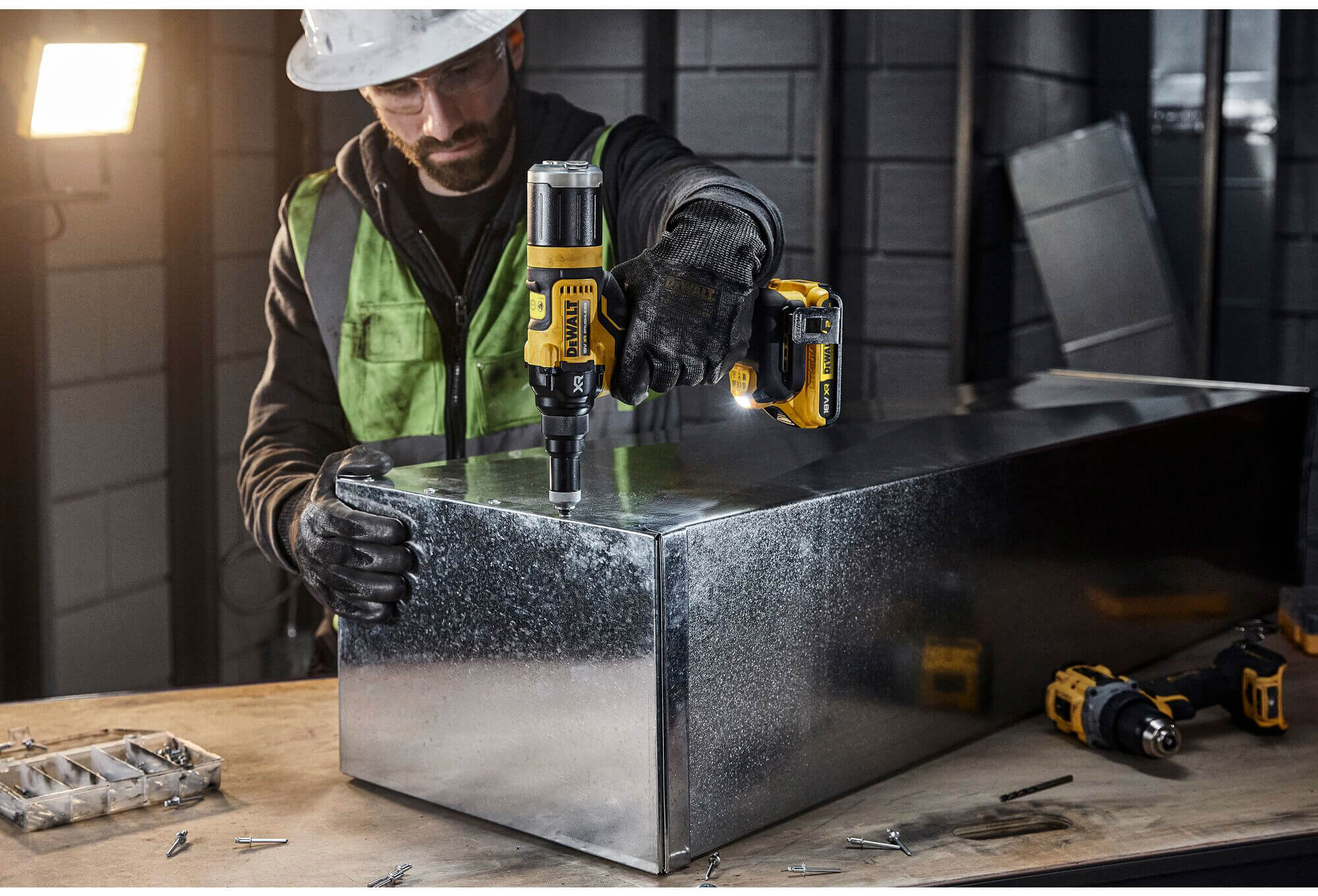 ���������� �������������� ����������� DeWALT DCF403NT 