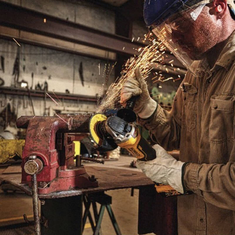 ����� �� ������ ������������ ����������� DeWALT DCK422P3 