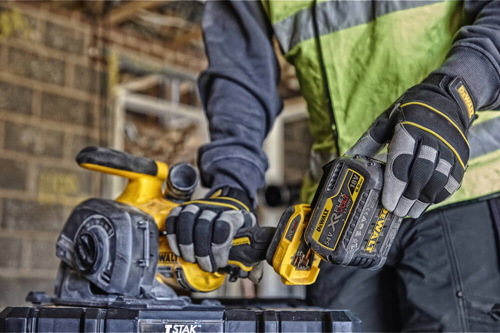 ��������� �������������� ����������� DeWALT DCG200NT 