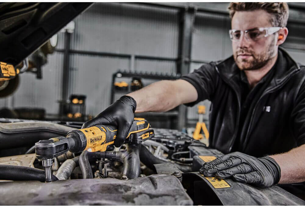 ��������� ������� - �������� �������������� ����������� DeWALT DCF512N 