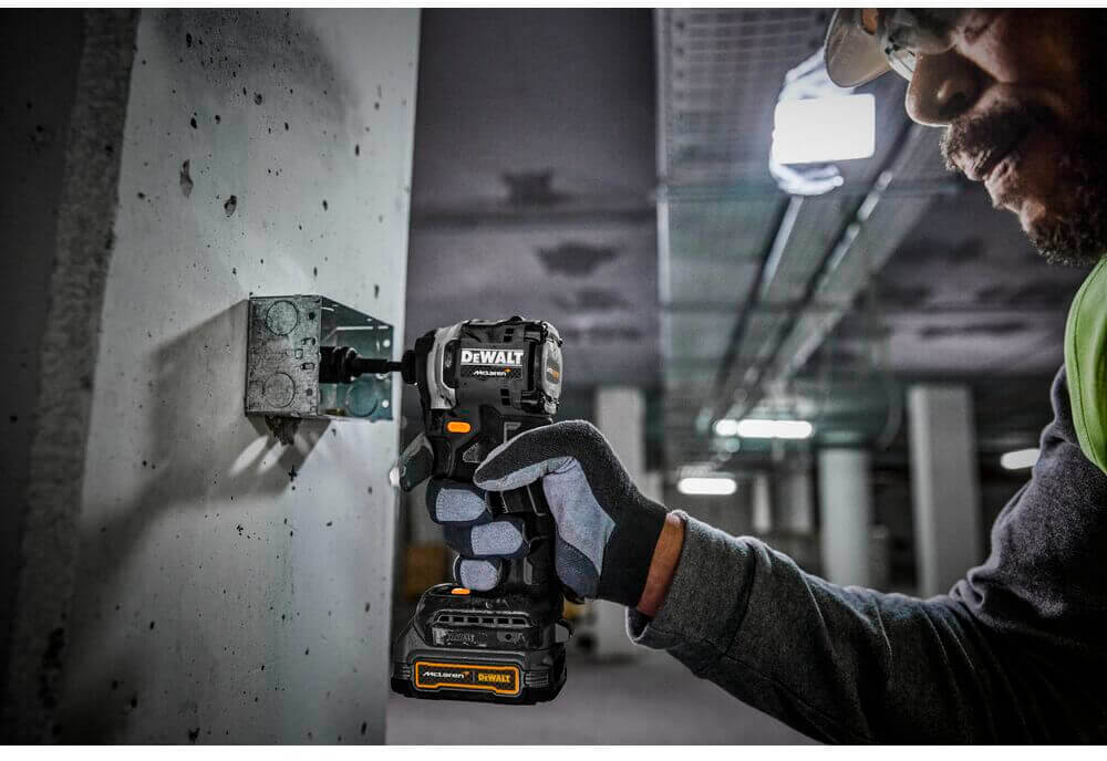 ��������� ������� McLaren F1 TEAM LIMITED EDITION DeWALT DCF85ME2GT 